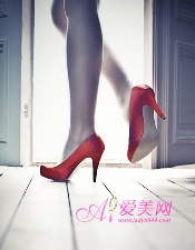拇指外翻八成为女性 高跟鞋成真凶