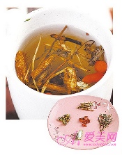  夏季养生 茶饮清热补气 按摩预防中暑 