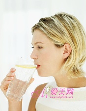  开水添中药材 好喝养生 远离塑化剂威胁 