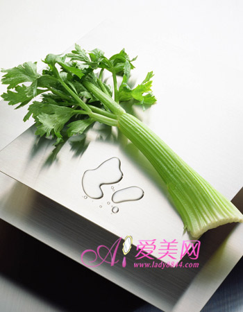  夏天吃什么菜？9种苦味菜不容错过 