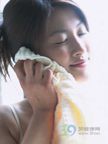 夏日防汗臭要少吃辣？