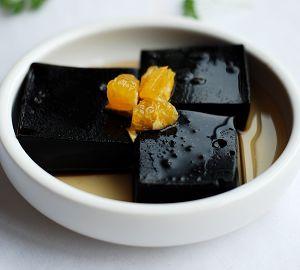 食欲不振者和孕妇不宜吃龟苓膏