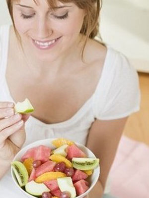 孕妈警惕：孕期过量吃水果容易难产