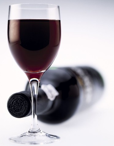 适量饮用红酒可以保护血管防止动脉硬化
