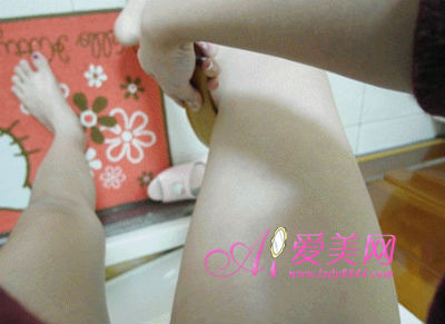  四天快速瘦腿法！刮痧+按摩穴位 双腿消水肿 